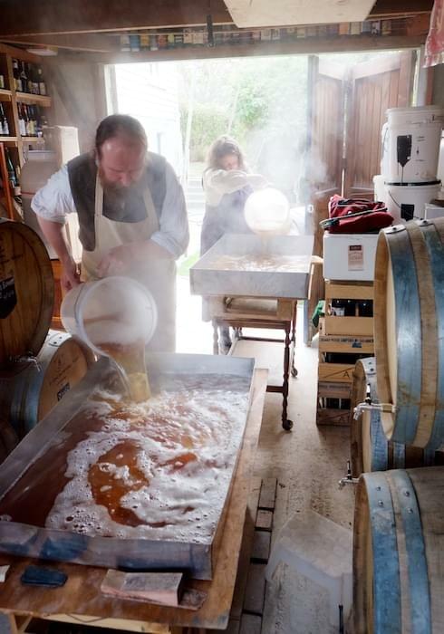 Brewing spontaneously fermented sour beer